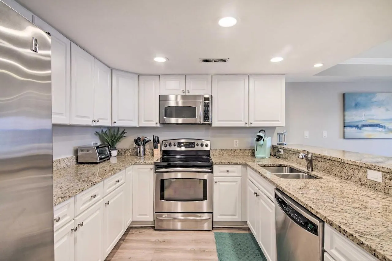 Ocean City Condo Spacious Balcony, Walk To Beach!